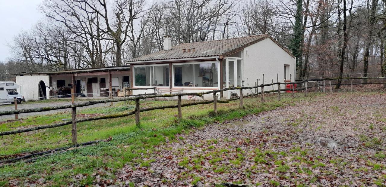 Ferme Equestre Des Abrons Villa Pailloles Exterior photo